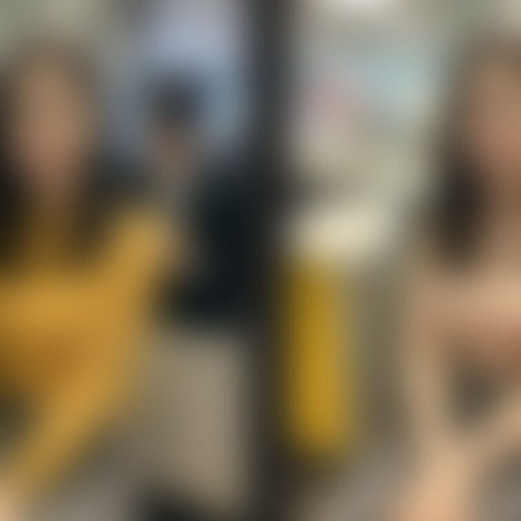 着衣と脱衣を並べた画像です。画像№900