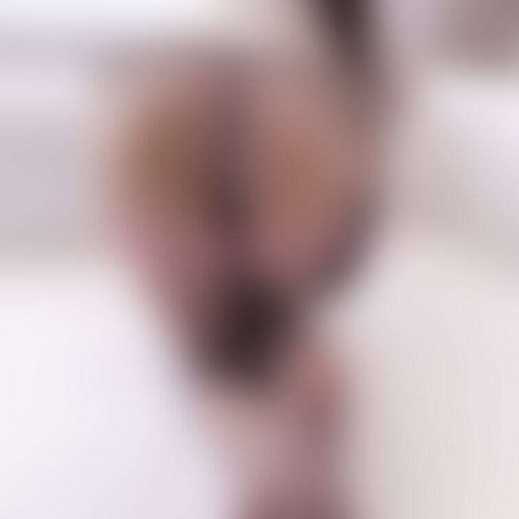 びりびりちて💖
襲われ待ちの人妻です💋