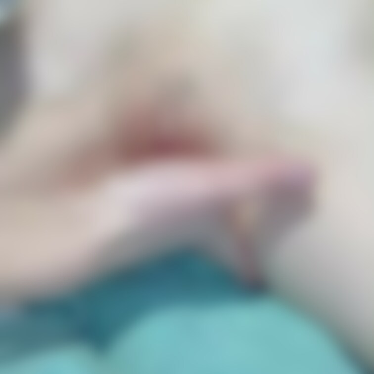 ○○○j○さん
初めての潮吹きに驚きを隠せなく、とてと初々しかった。いつも以上に硬くなった肉棒をこの後に…