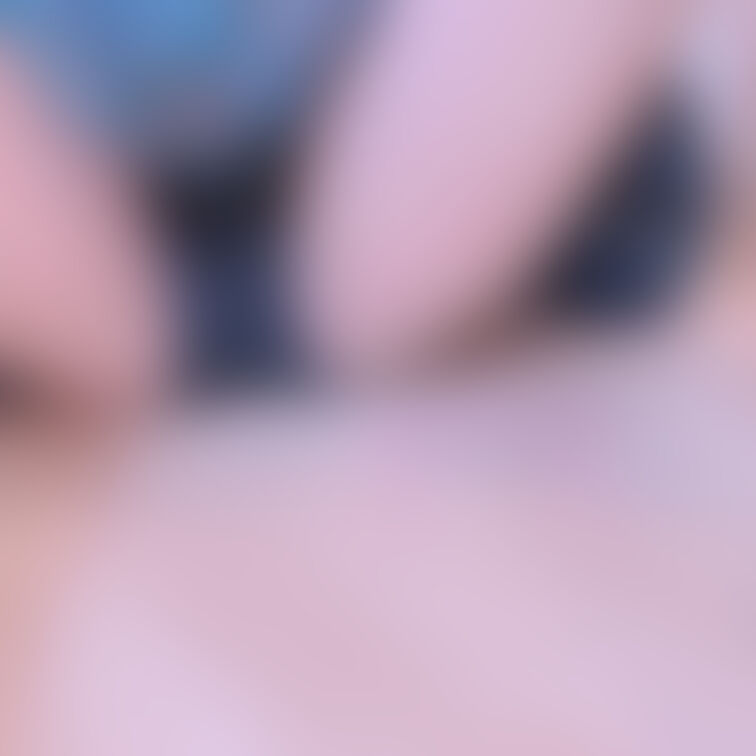 制服でM字🥺