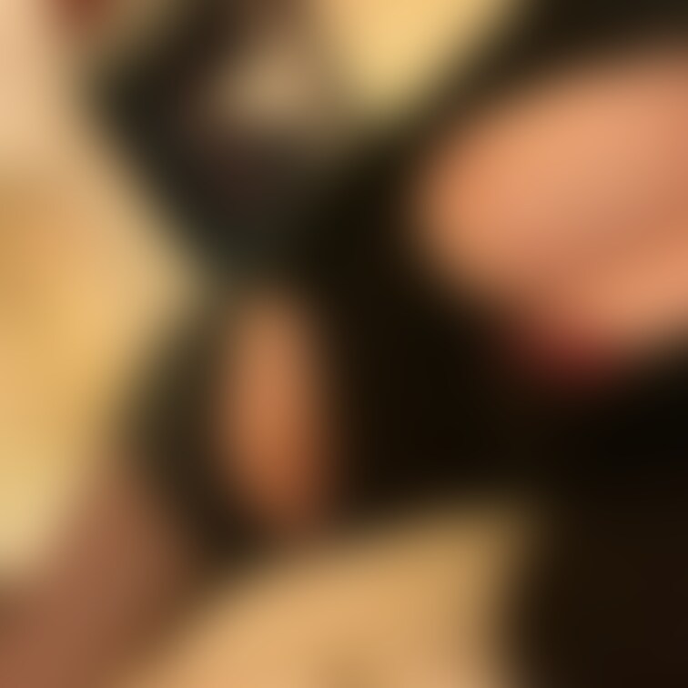 舐めてみたい？
吸ってみたい？
摘んでみたい？
噛んでみたい？
揉んでみたい？