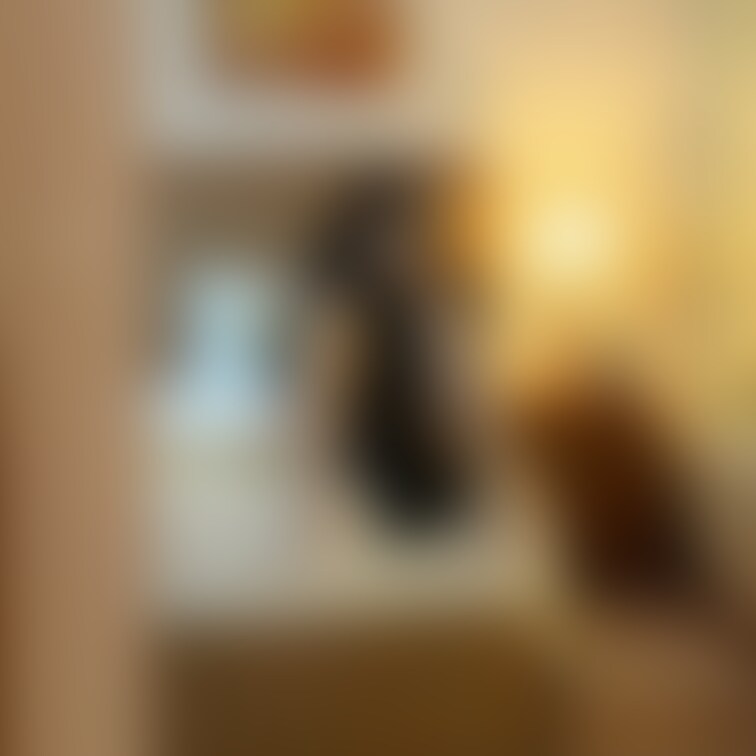 リゾートホテル宿泊時の自撮り撮影送られてきました。鏡を利用してのベッドからの自撮りらしいです