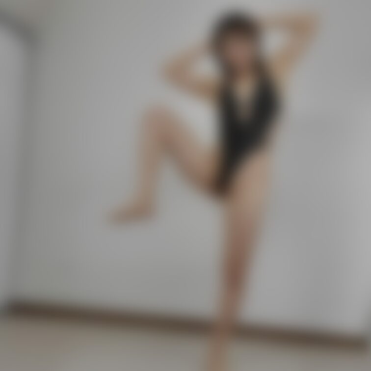 セクシーランジェリーを着用し
ひたすらワークアウト💪
セクシートレーニング動画になりました👊

地味にしんどい😅