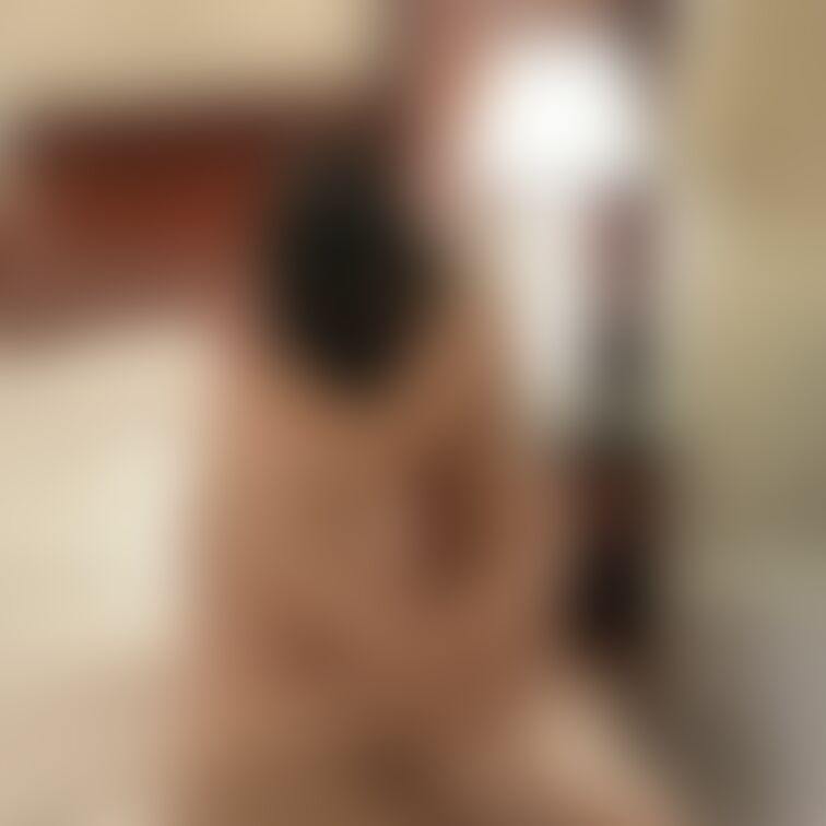 <本日の1枚>
華奢なYuriが単独さんの上にまたがる様子はエロいですね。ズッポリ突き刺さっています…