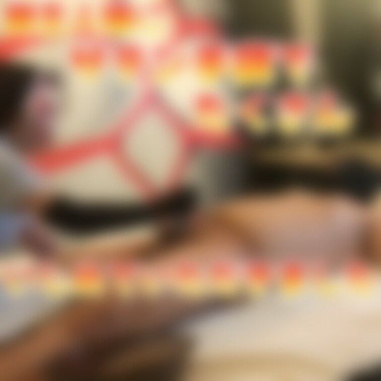 今回の動画は
サテングローブでシゴいて
あげた動画です
今回も童貞マゾが勝手にイキやがったのですが💢
セルフ顔射