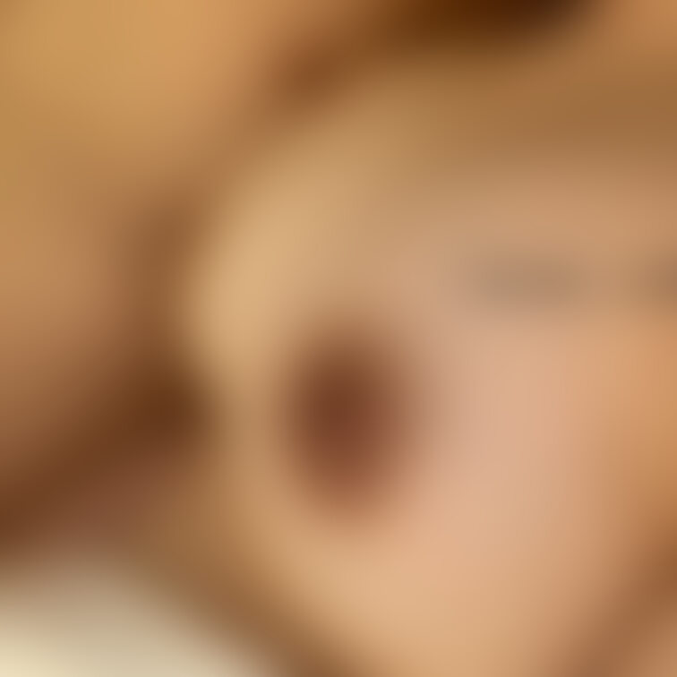 裸でくっついて寝るのが1番気持ちいいです😴よね?