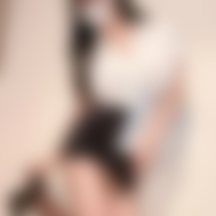 右下のボタンで全画面にして見てください♡
あの子社長の愛人らしいよ
って噂されてるいかにもエロそうな社員ちゃん♡