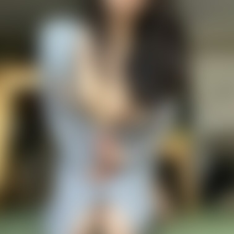 服を脱ぎながら自撮りしてたらムラムラしてきちゃいますね💓
これ着て1人で公園に行って、乳首立てながら歩いてたら、男性に