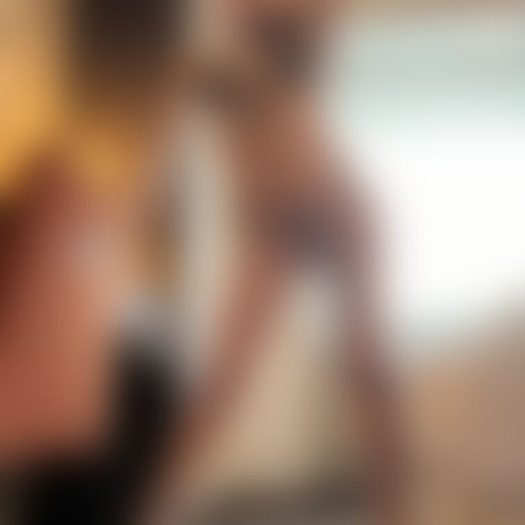 おっぱい、、スケスケだし、、、
ビラビラは、、出ちゃってるでしょ。。。