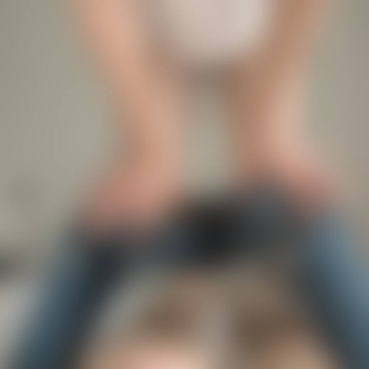 (*´ ˘ `*)ウフフ♡。。。脱いじゃうよ♥️