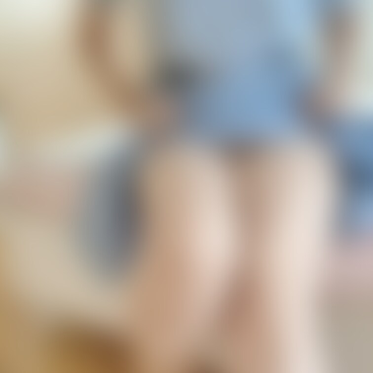 めくっちゃった☺️💕
のぞきたい?😚
最近忙しかったから、太もももちょっとむっちりなってきた気がするの🥺