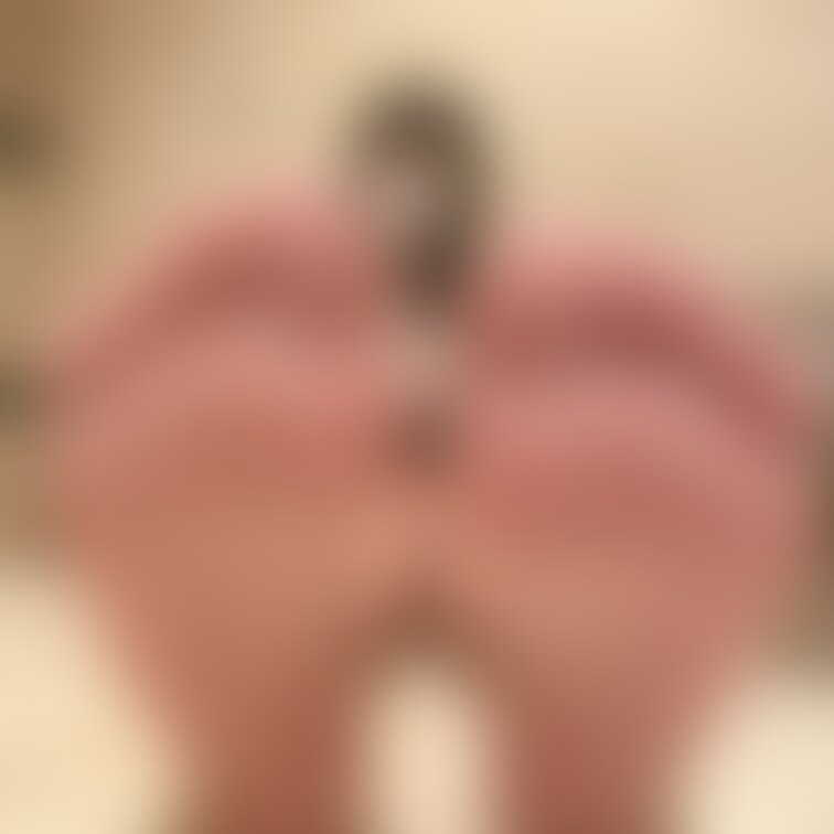 Charming college girl Momo🍑 ②
 
 Foot size: 23cm