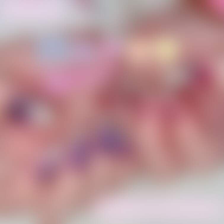 11月の🆕ネイル💅✨
私の好きを詰めました。
いつも素敵に仕上げて下さる担当様に感謝です✨️