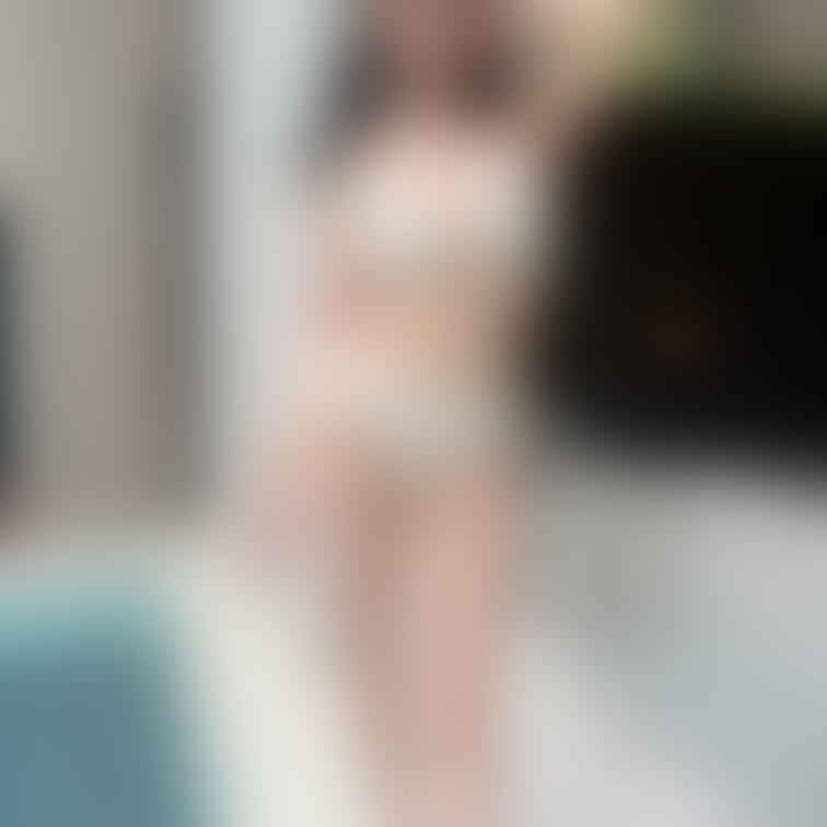 【白ビキニ立ち姿4ショット🤍】
インスタとお試しプランにもちらっと載せてた白ビキニ♡沢山とったので
立ちシ