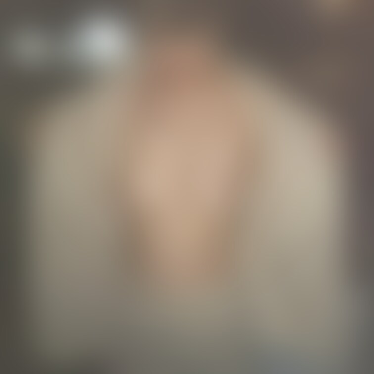 過去の野外露出散歩記念写真💖
こうやって大胆な格好で散歩する度、誰かエッチで立派なおチンチンの方に声を掛けてもらって、ど