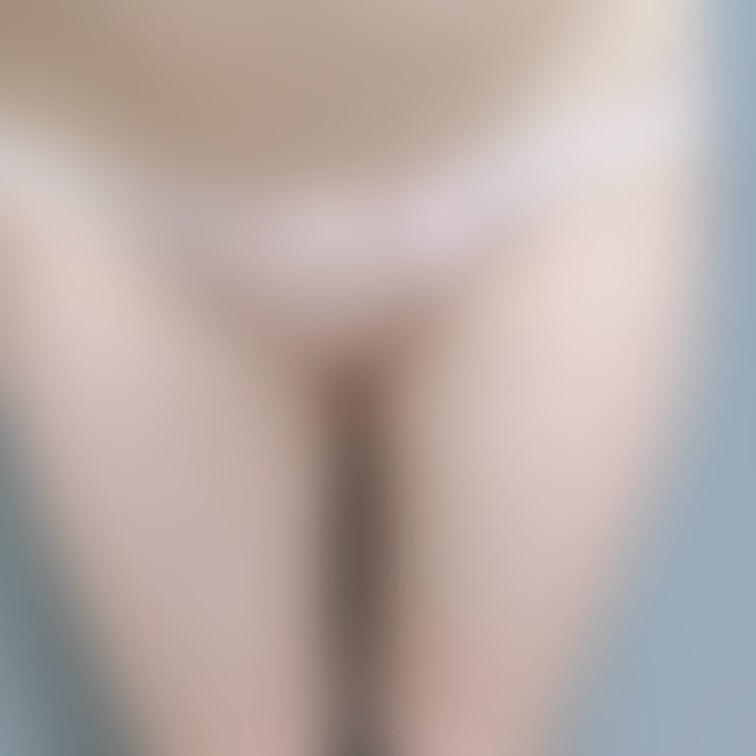 少し濡れちゃった、、恥ずかしい(｡>﹏<｡)