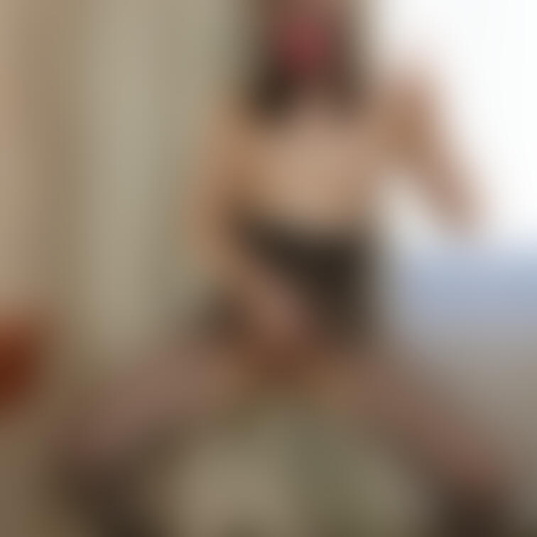 #003 MKちゃん　
「ドM顔面弄り＋ガニ股ピースで立ちション」（27/28ページ）

Ekusiad専属元祖放
