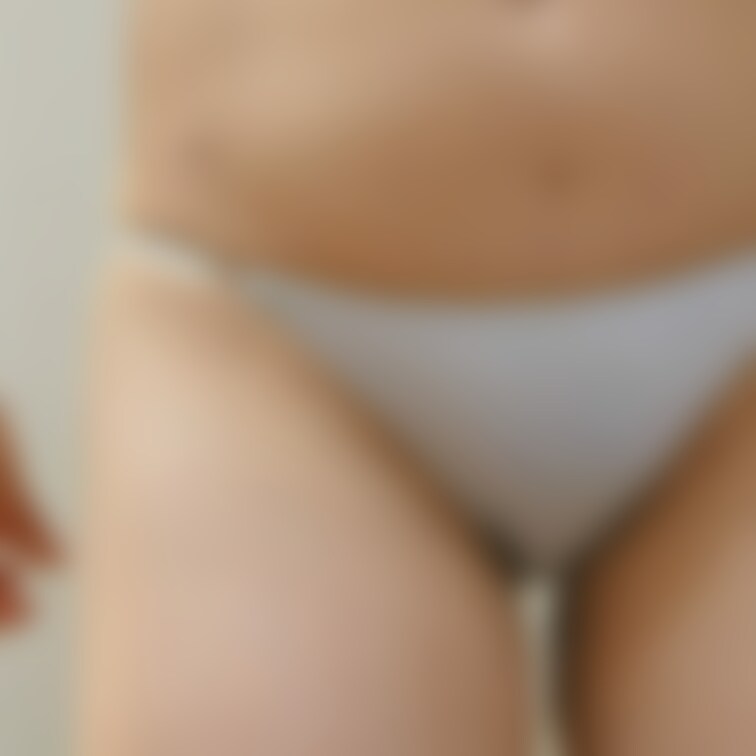 小さなパンツを食い込ませて
これでもか！
ってくらい
アップで撮影してみました。
近すぎてしまいましたが
大丈