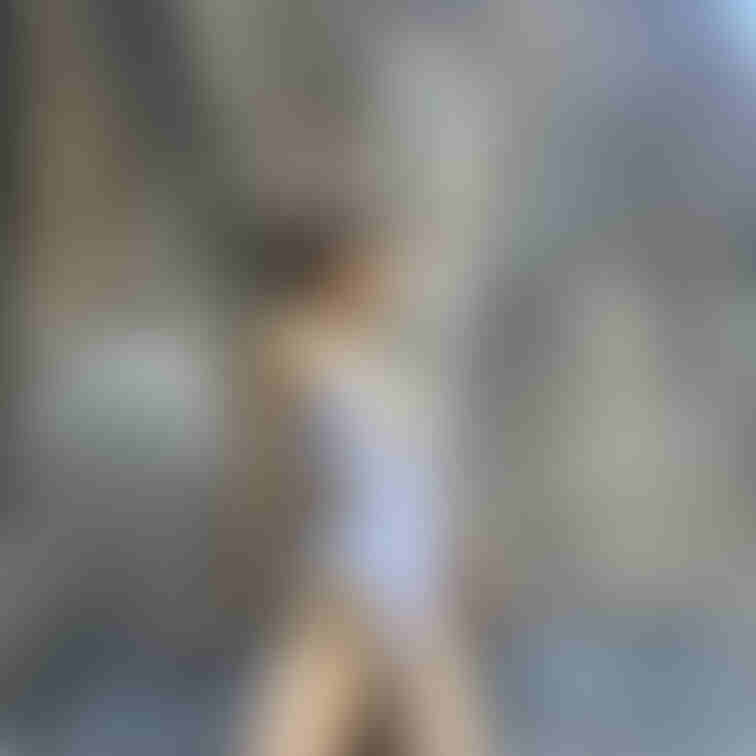 ハイレグ水着から、わんこの何が見えるかなー？😘💋🤍