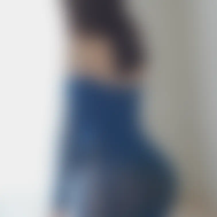 陽の光でおちり丸見えなの気づかなかった🫣🔞💫