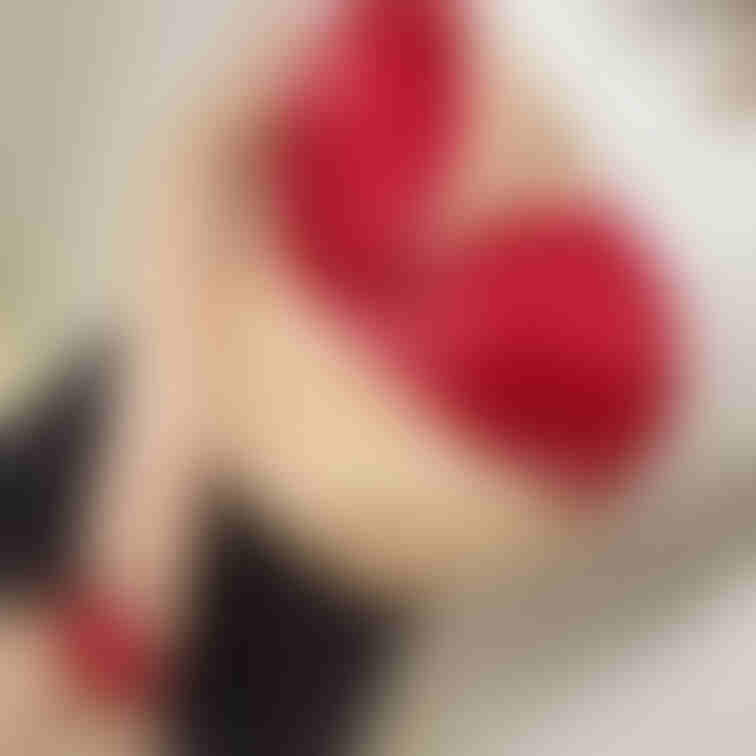 赤の下着…🌹🖤