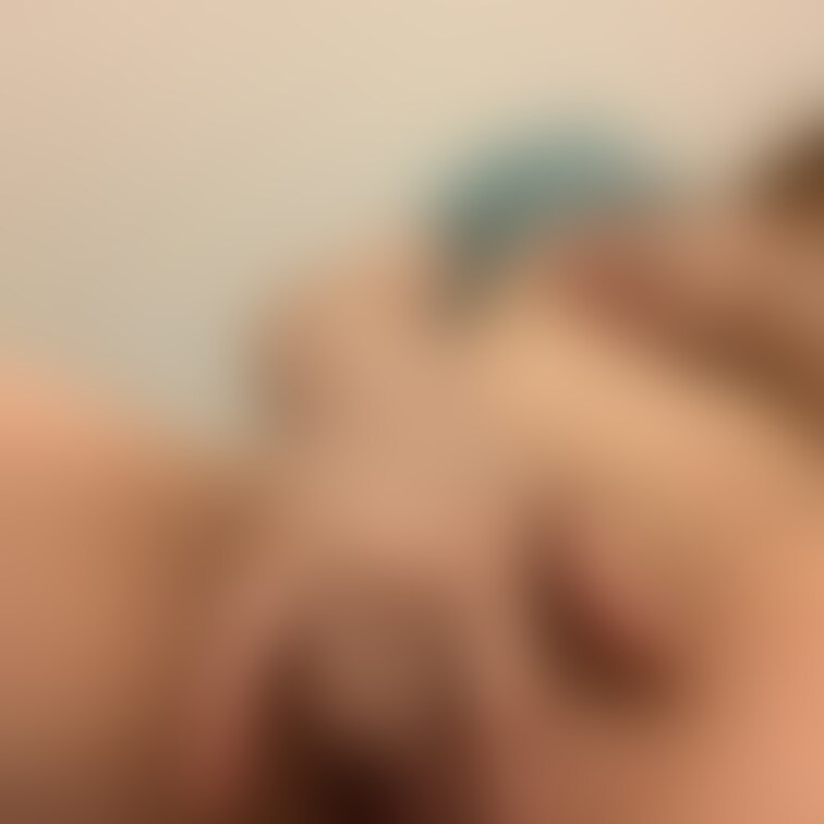 旦那に隠れてオナニーしちゃった。
彼にオナニーして撮ってって言われたので。