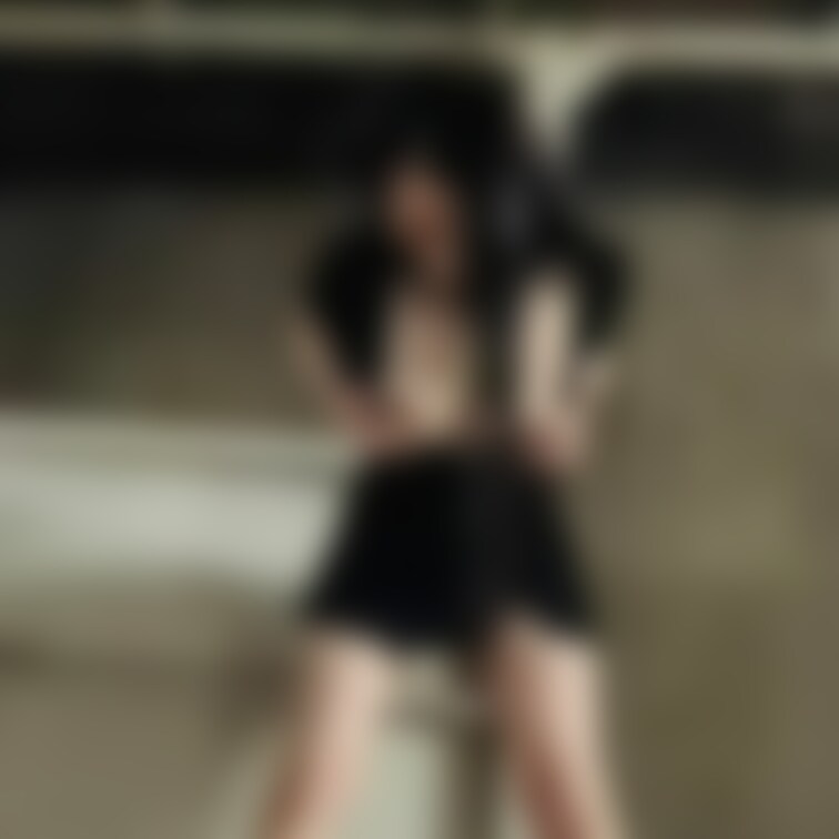 駐輪場でチクニーお漏らし(後編)
最後はお漏らしというより放尿？！
