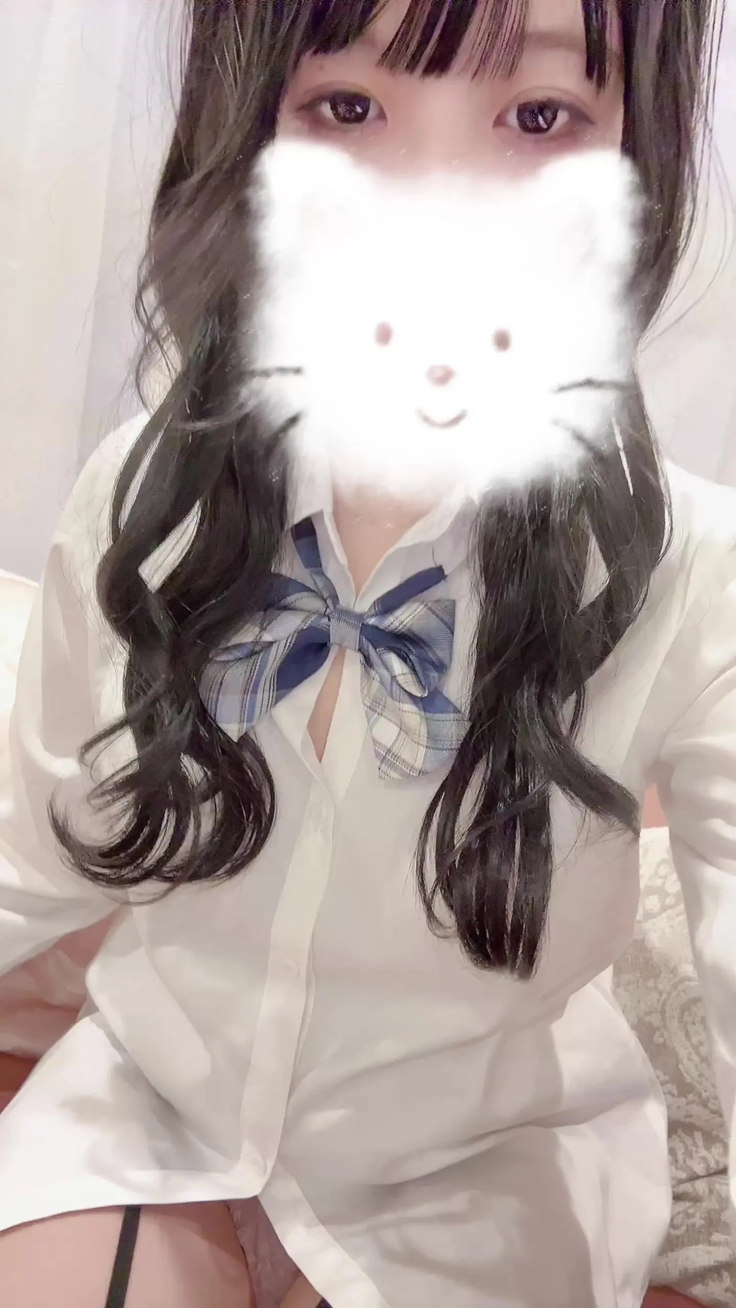 あーにゃ🐈‍⬛🎀「今夜、21時。 人生初の挑戦をしてみようと思ってます。 下着なしのあーにゃです😖」の投稿サムネイル