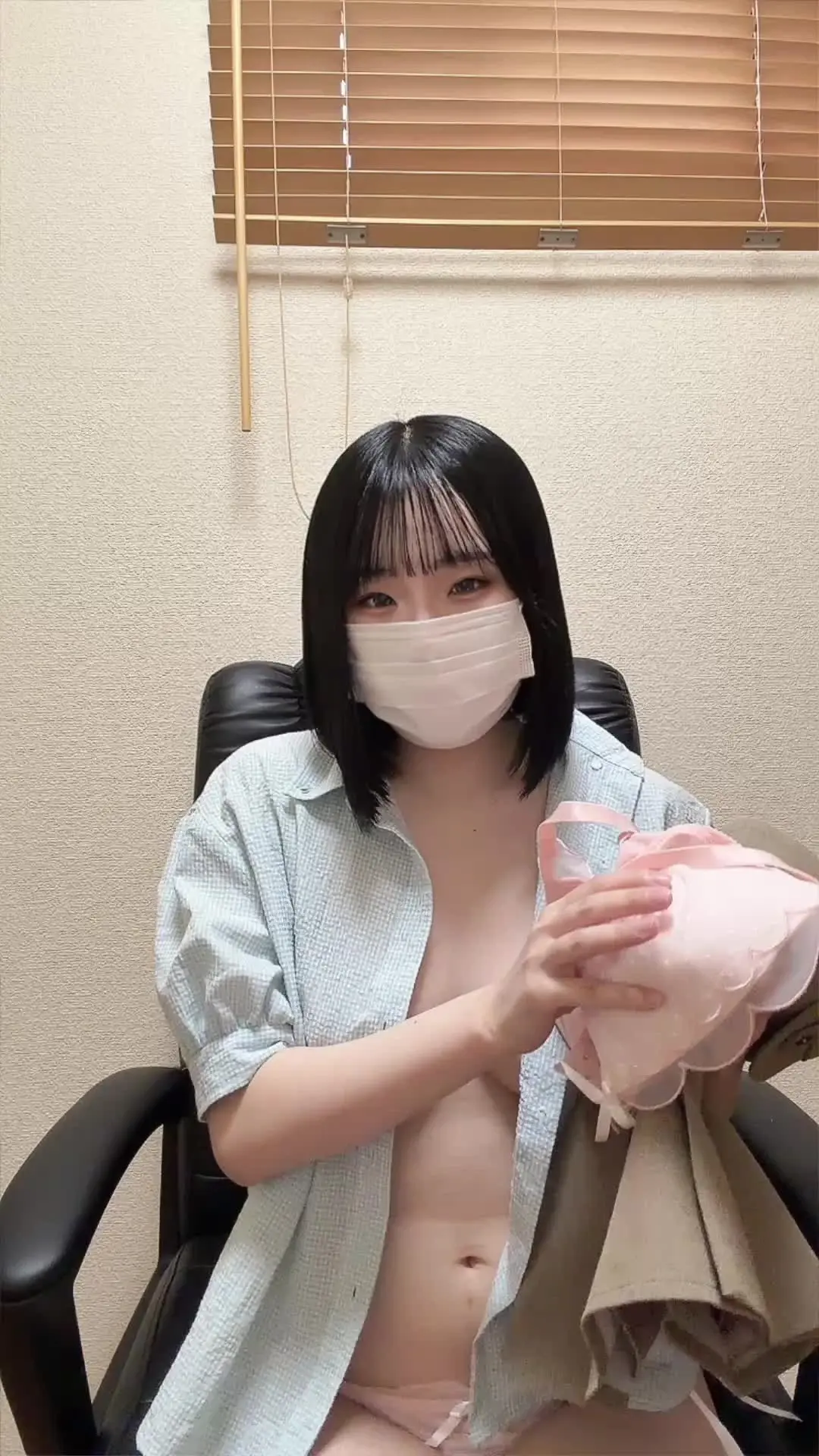 【色白マシュマロ美乳】さな｜女子大生「【Xライブ直後の生ハメ】 オナニー 画面の前でみんなに脱いだところ見られてたら、なんだかすごく興奮しちゃって……。」の投稿サムネイル