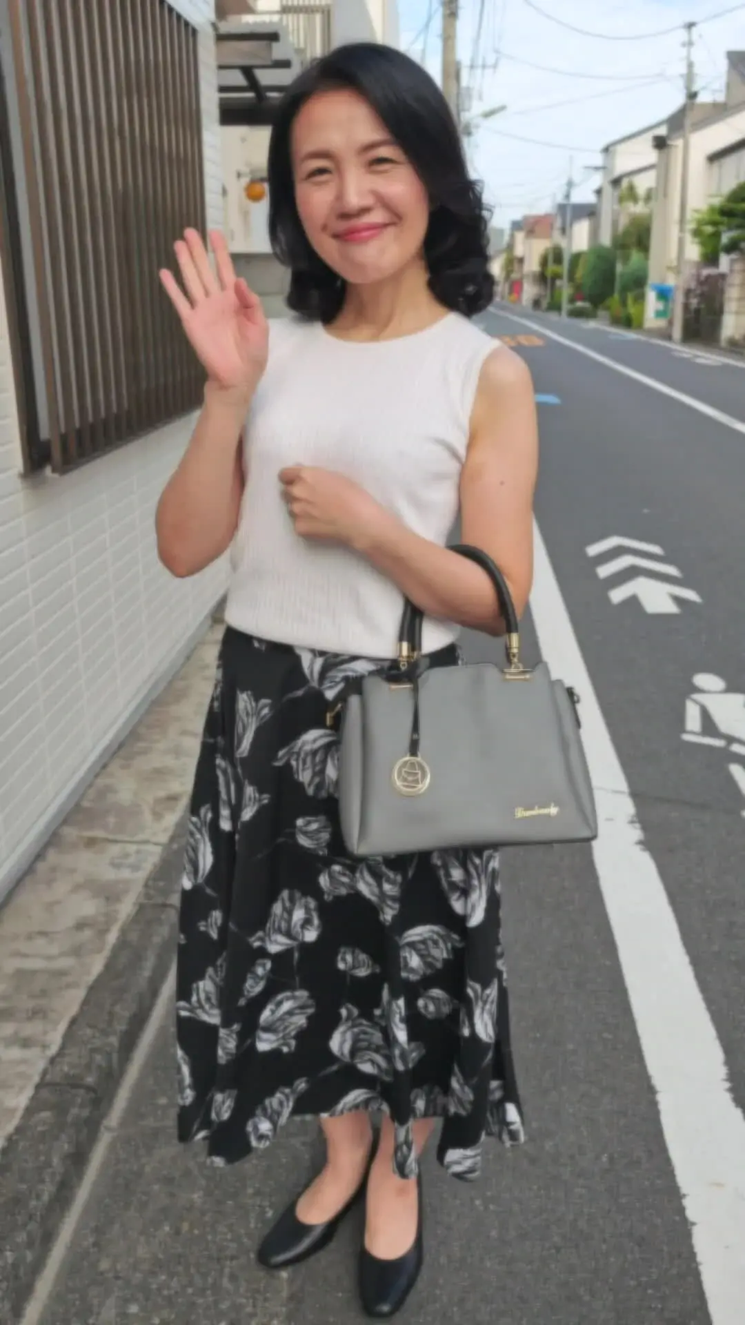 M助～街角ナンパの達人～「【50代/人妻】「少しだけですよ…」街頭インタビューしたら色々見せてくれました💕」の投稿サムネイル