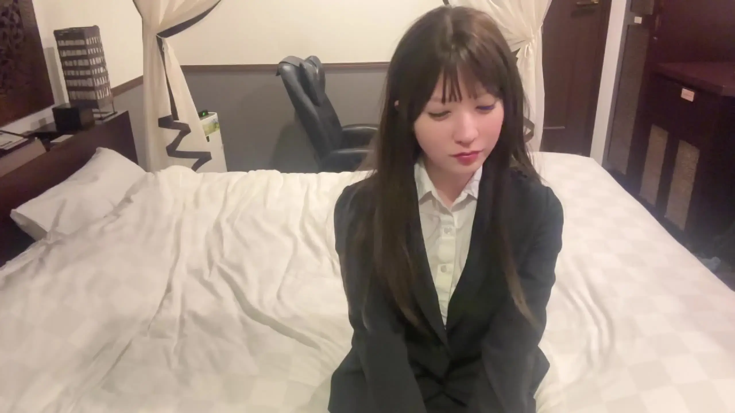ゆい⌇港区OLの発散場🫧「清楚な家庭教師に中出ししてしまった放課後...イキすぎて頭おかしくなりました…」の投稿サムネイル