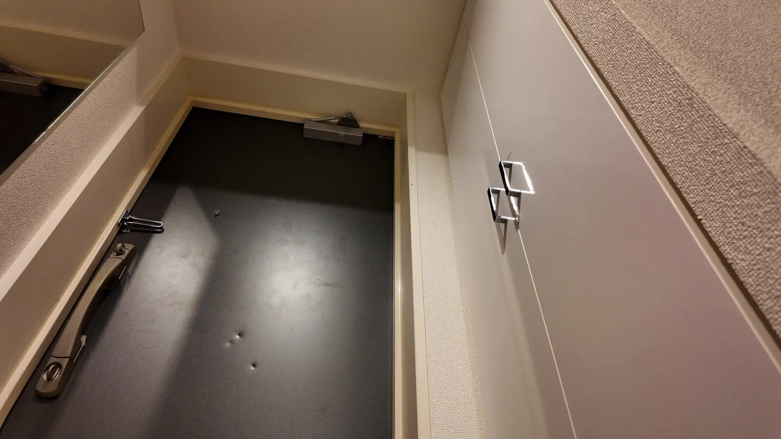 舐め犬 --弱者男性--「21歳渋谷1✖9勤務アパレル店員（R様）に仕事終わりにたっぷり使っていただきました」の投稿サムネイル