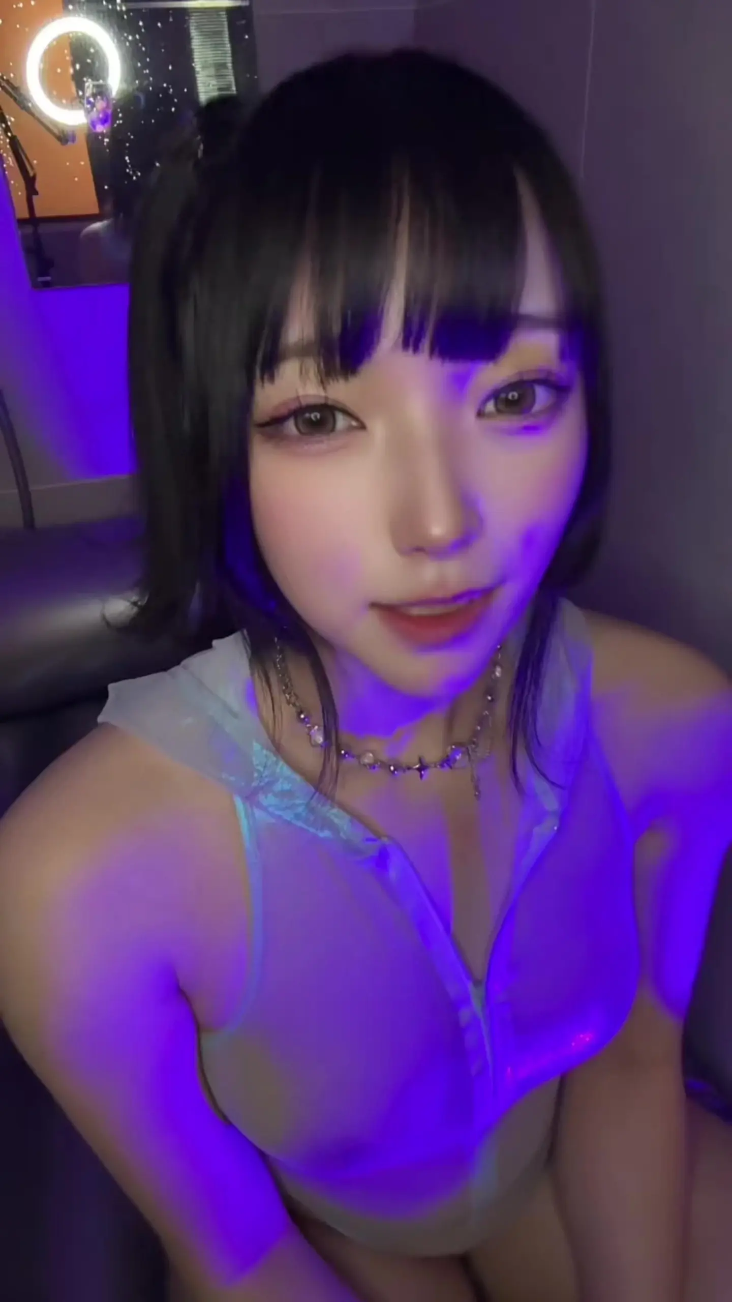 ゆりにゃんω「光るローションで発情しちゃった💚トロニャンω」の投稿サムネイル