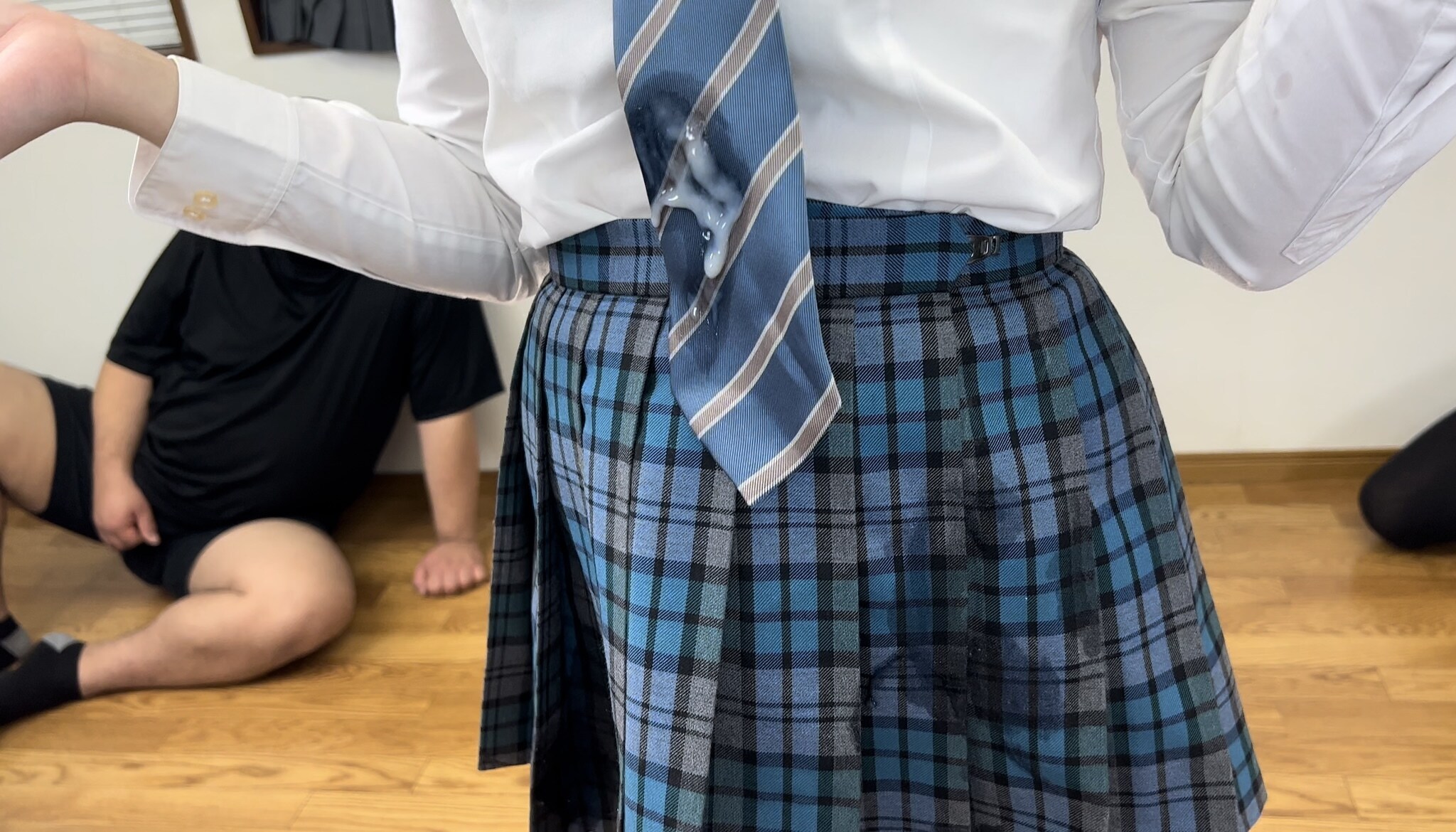 ぶっかけ監督「【ファンの皆様へ】 日頃の応援皆様有難う御座います。心から感謝しています。 私の撮影は女性が裸になりません、完全制服着衣です。」の投稿サムネイル