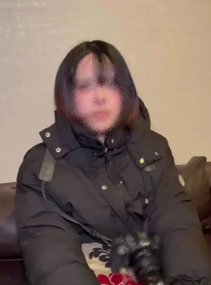 レゲェパンチ「【顔加工なし】元写真部でコスプレが趣味の女の子 卒業前にコスプレエッチしてみたいらしく、持ってきたのがガチのやつだったwww なんかいけないことしてるみたいで背」の投稿サムネイル