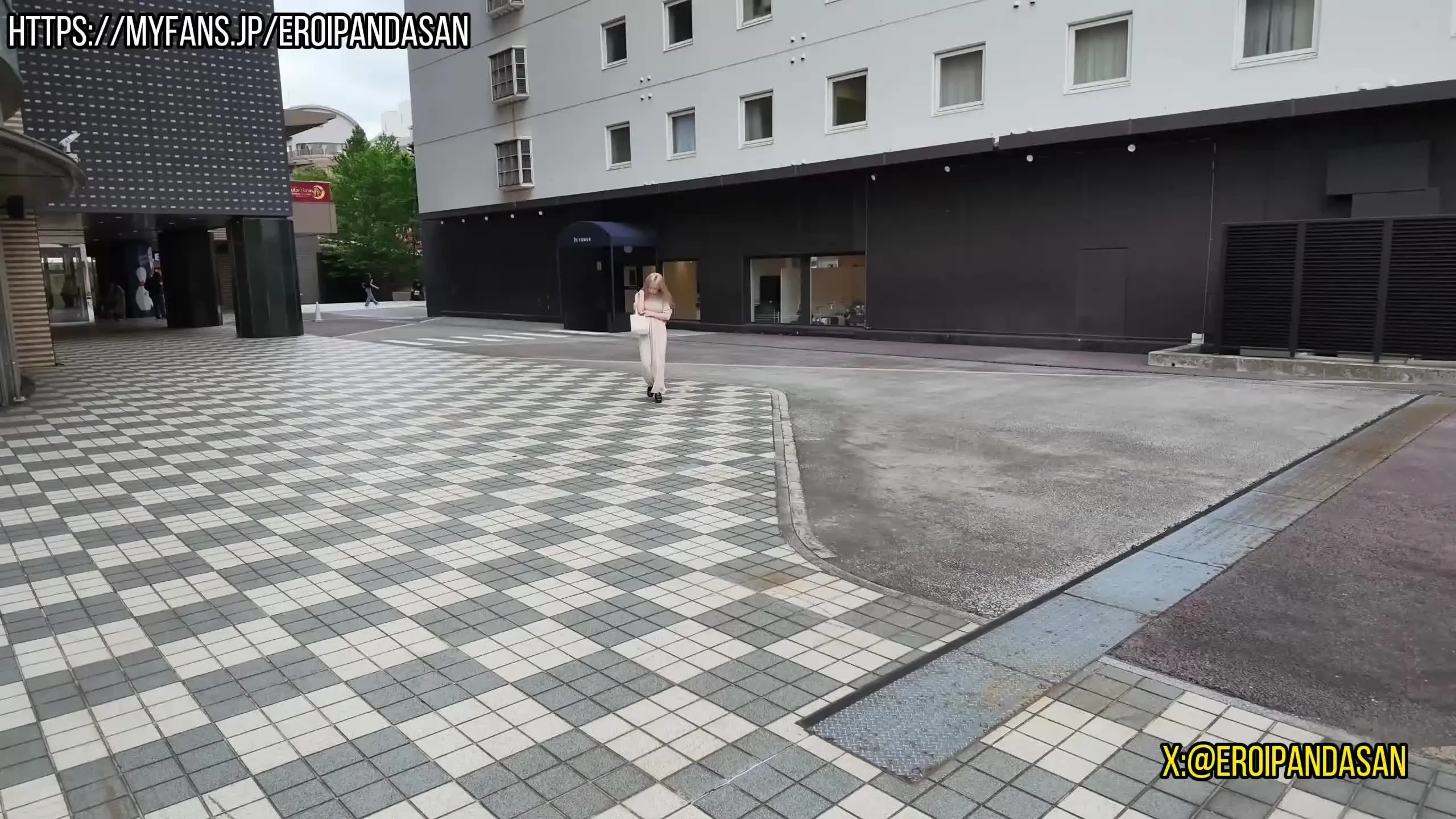 スケベなパンダ「現役AV女優 黒人との初体験 本当に可愛くて、美乳・美尻のOLさらちゃん さらちゃんがすべてをさらけ出した瞬間、黒人社長の前に現れたのは美乳・美尻の完璧なスタイ」の投稿サムネイル