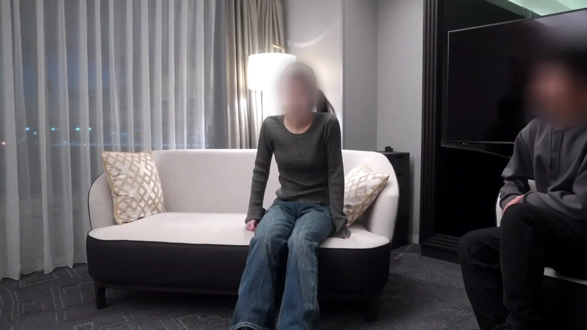 アラン「～彼氏と別れたのをきっかけにドMな性癖を晒しに来た女子大生Rちゃん（21）が初めての3Pに挑戦～」の投稿サムネイル