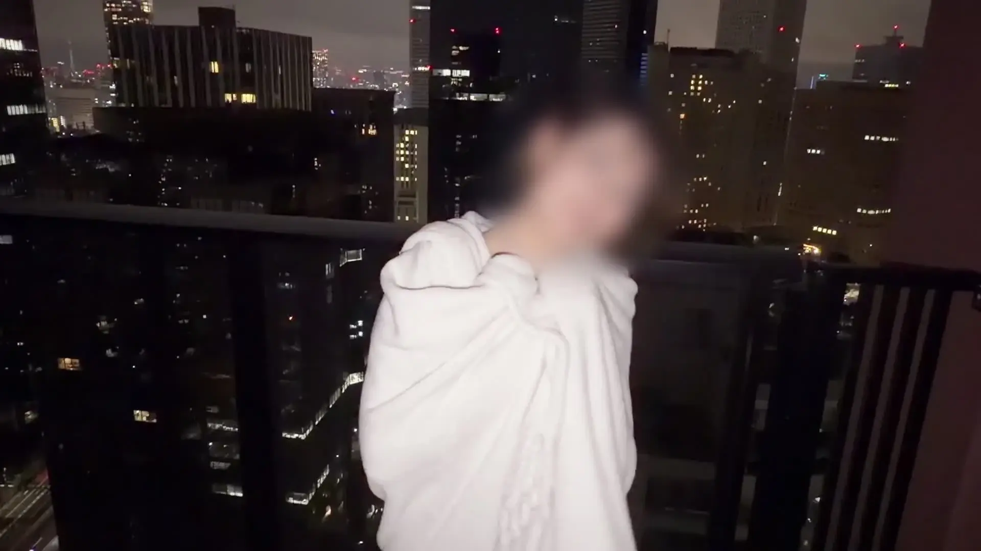 ゆの【女の子家に呼んでハメ撮りしてます】「Fカップの美巨乳お姉さんがお仕事わりに遊びきてくれました 普段は某高級風俗店で働いている顔もスタイルも綺麗すぎるお姉さんとのハメ撮りです。 モザイク越しにも顔の」の投稿サムネイル