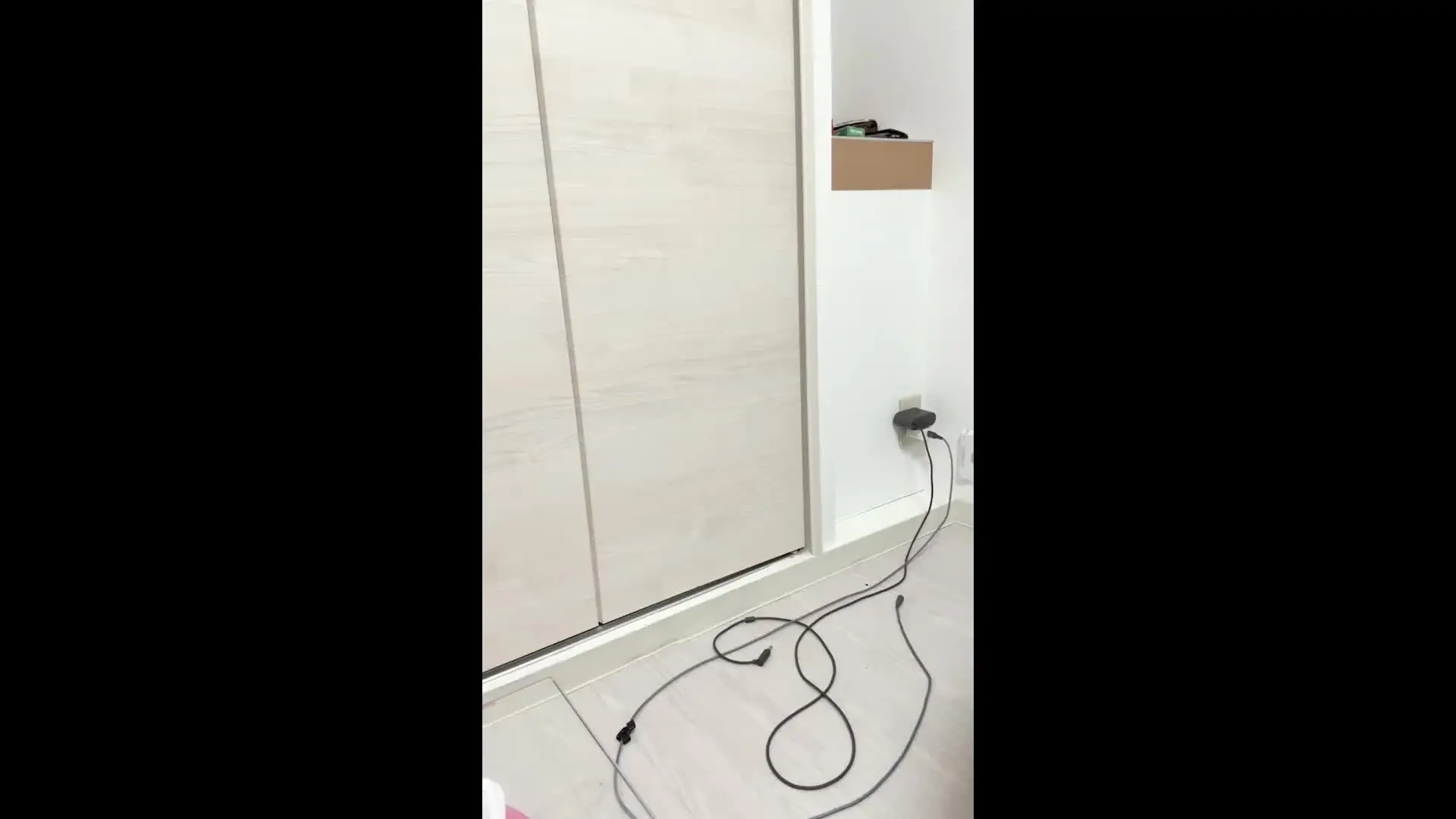 人妻ハメゾー「※本編は顔のボカシは入っていません みどり 31歳 人妻のハメ撮り動画です。 会社倒産で旦那が蒸発」の投稿サムネイル