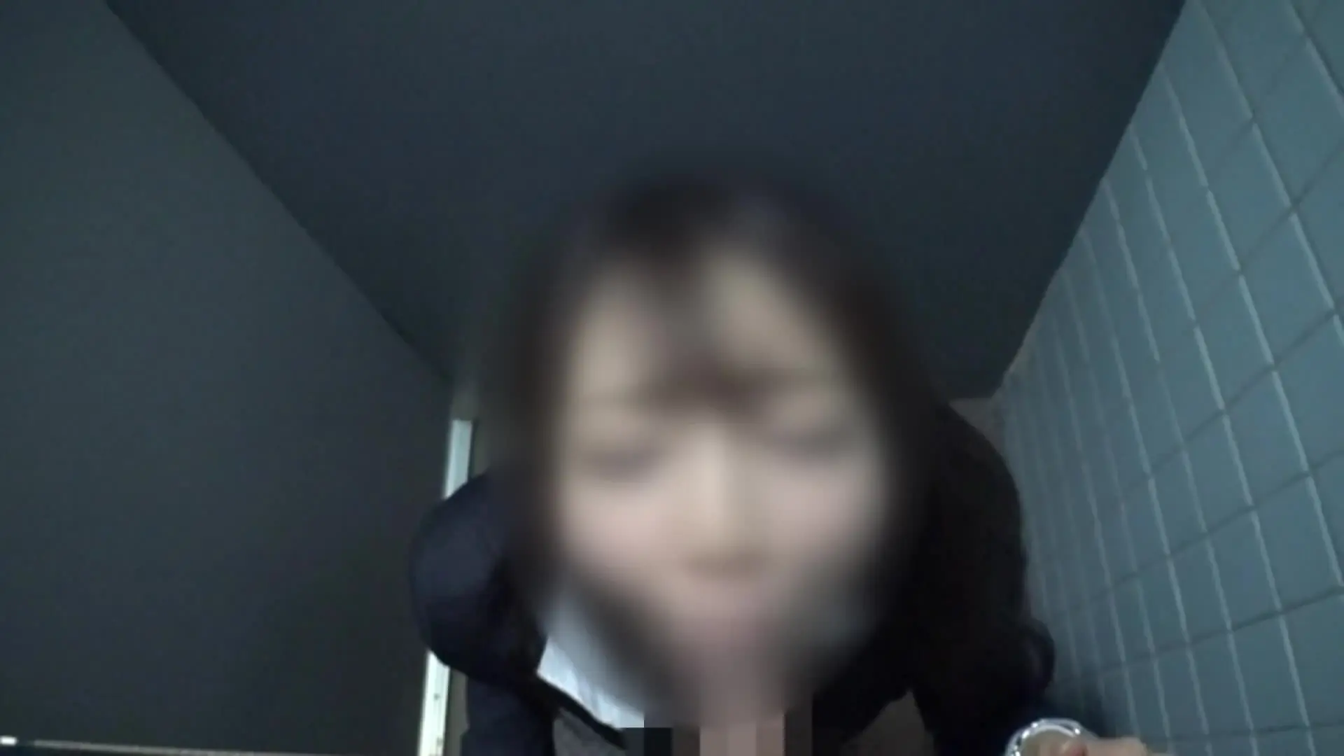 昼職女子にしゃぶらせてみた。「■サンプル動画 本編「荒川さん/24歳/営業職」 本編「荒川さん/24歳/営業職」」の投稿サムネイル