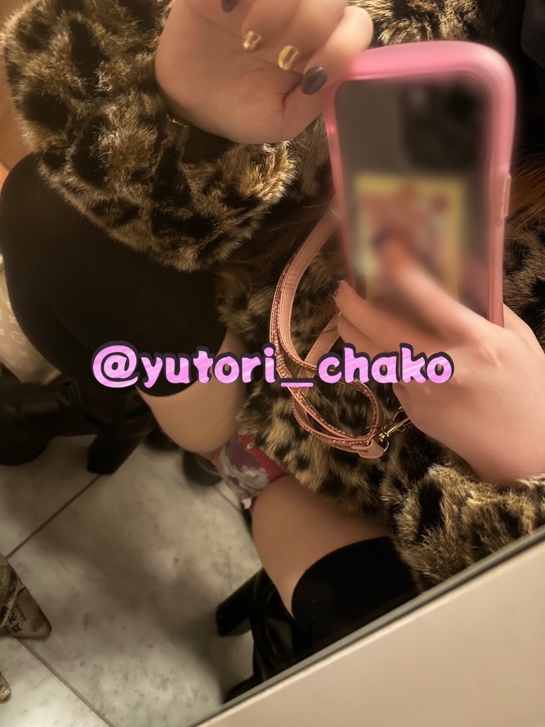 遊鳥ちゃこ「お下品なお写真」の投稿サムネイル