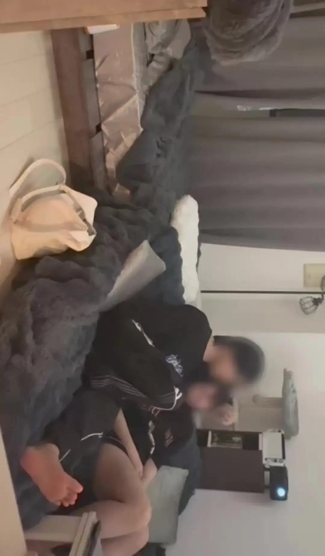 お持ち帰りの日々「また妹の友達食べちゃいましたwww 今回の子は高身長しこ女子大生 前ヤッた妹の友達が噂広げといてくれてるらしくて入れ食い状態笑」の投稿サムネイル