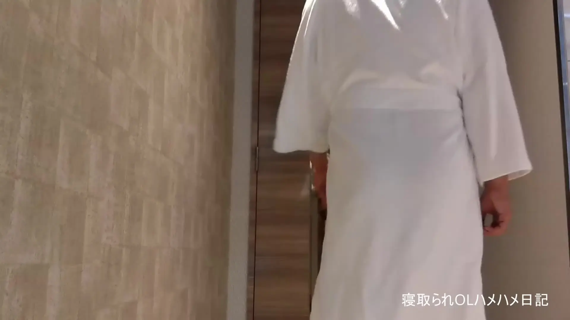 寝取られOLハメハメ日記「こんにちは、寝取られOLのNです♪ 洗ってない上司オジ臭ちんぽを即尺してキレイにしたよ🍌 私も洗ってない蒸れ蒸れパンストを破かれて後ろからズボズボ❤」の投稿サムネイル