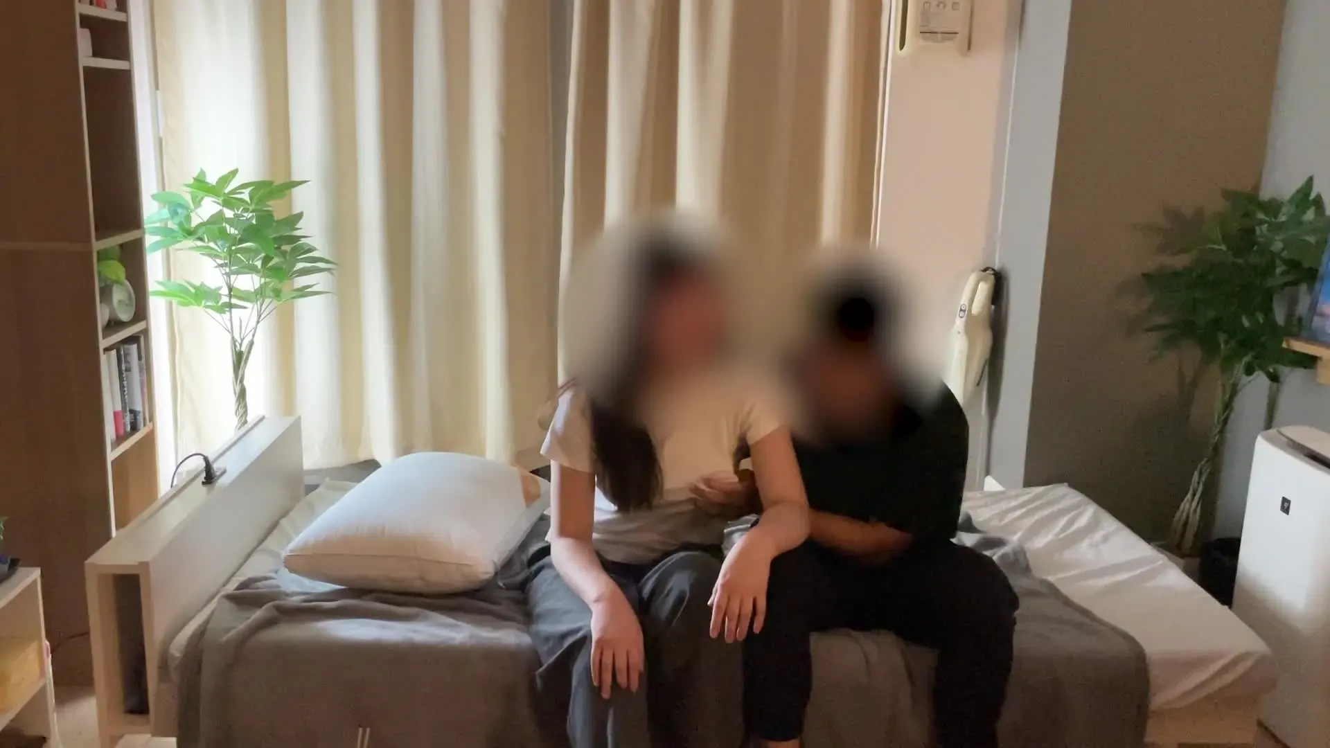 大学生の日常「【彼氏と別れたばっかりで色んな男とSEXしまくってる尻軽のセフレ美女】」の投稿サムネイル
