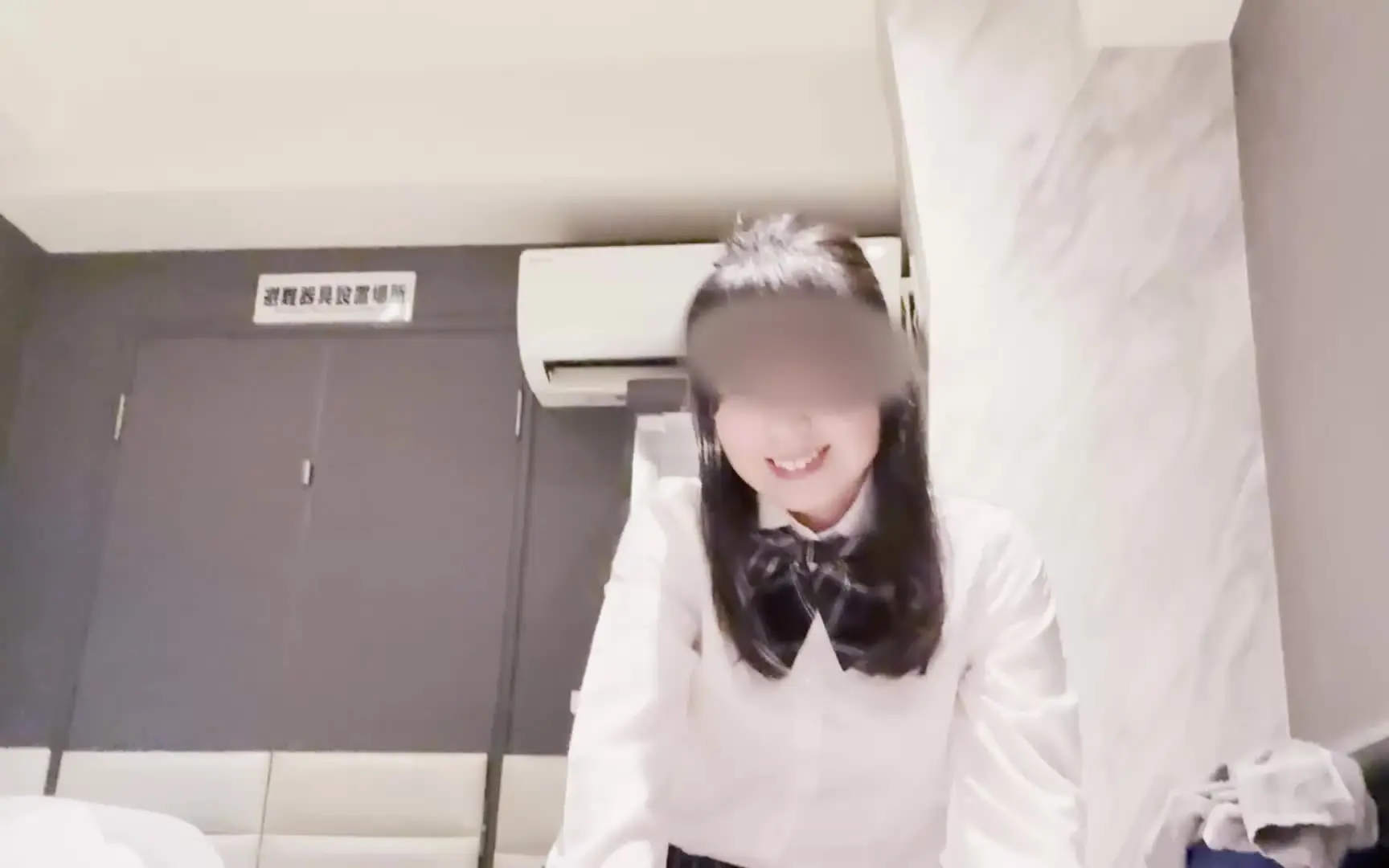 人妻 れいな - コスプレ生中出し「無題」の投稿サムネイル