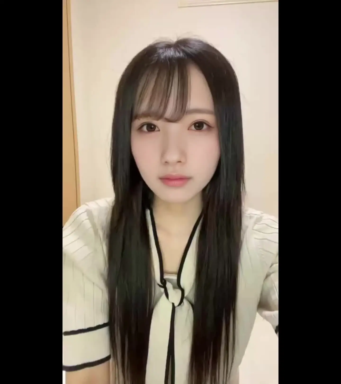 つむぎちゃん「えっちとっく♬Russian Roulette」の投稿サムネイル