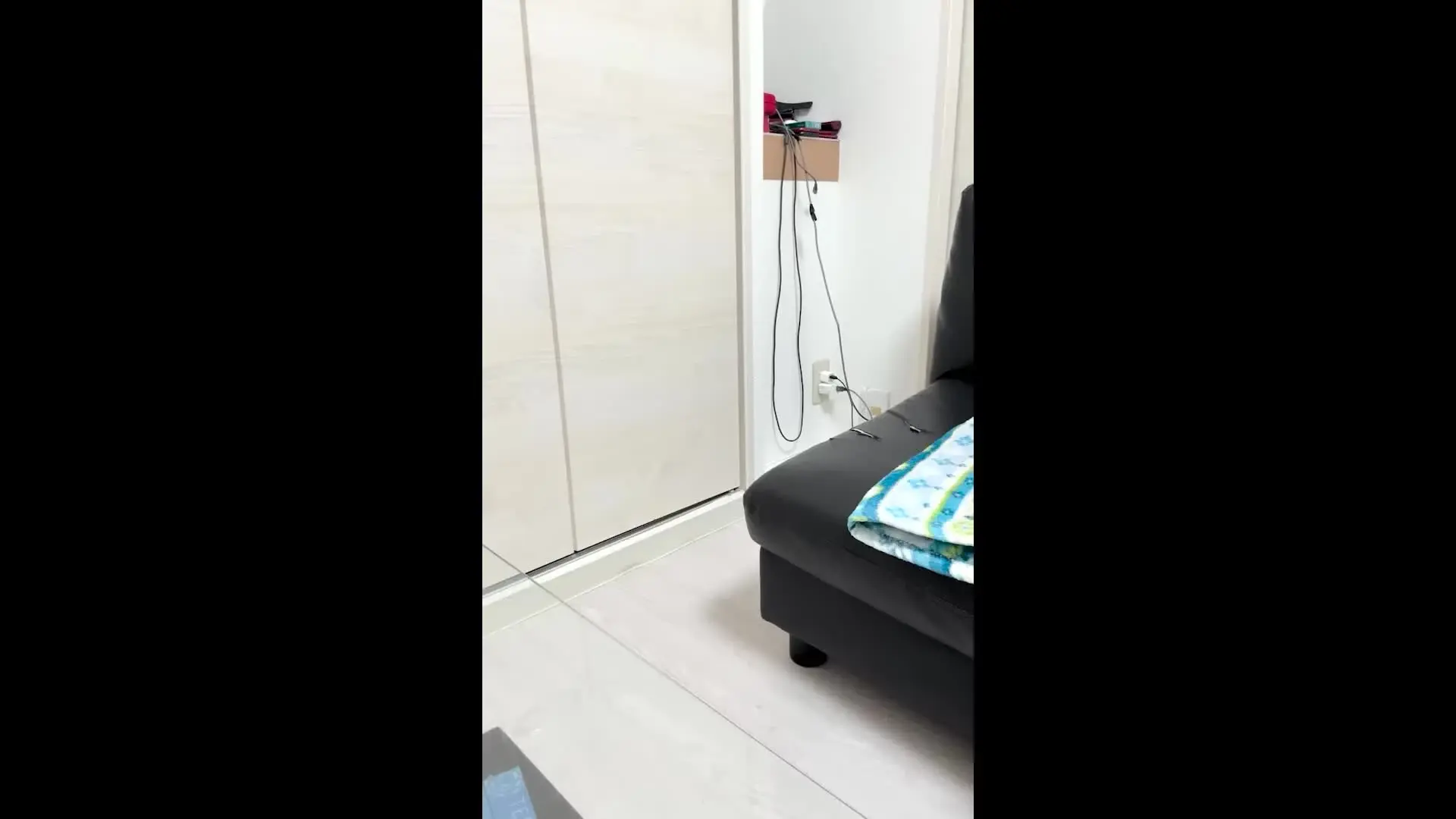 人妻ハメゾー「※本編は顔のボカシは入っていません みちこ 36歳 人妻のハメ撮り動画です。 Ｍ性感の風俗で働く人妻」の投稿サムネイル