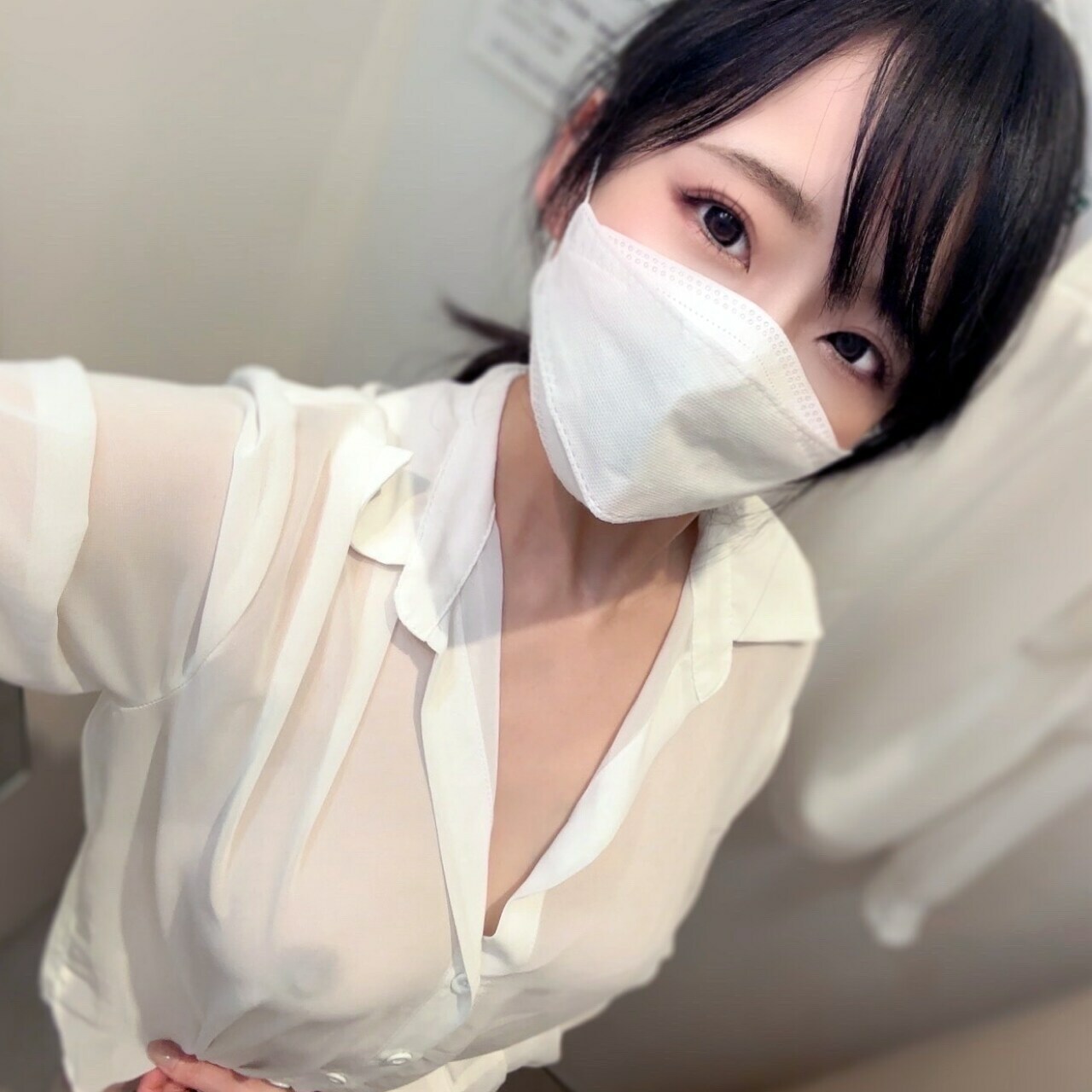 生保レディみらい＠ここで解放する「某服屋さんでノーブラで買い物に行きました・・・ 店員さんと会話した後ちょっと過激なことに挑戦したらすごく興奮してしまって その後更衣室で発散したのですが」の投稿サムネイル