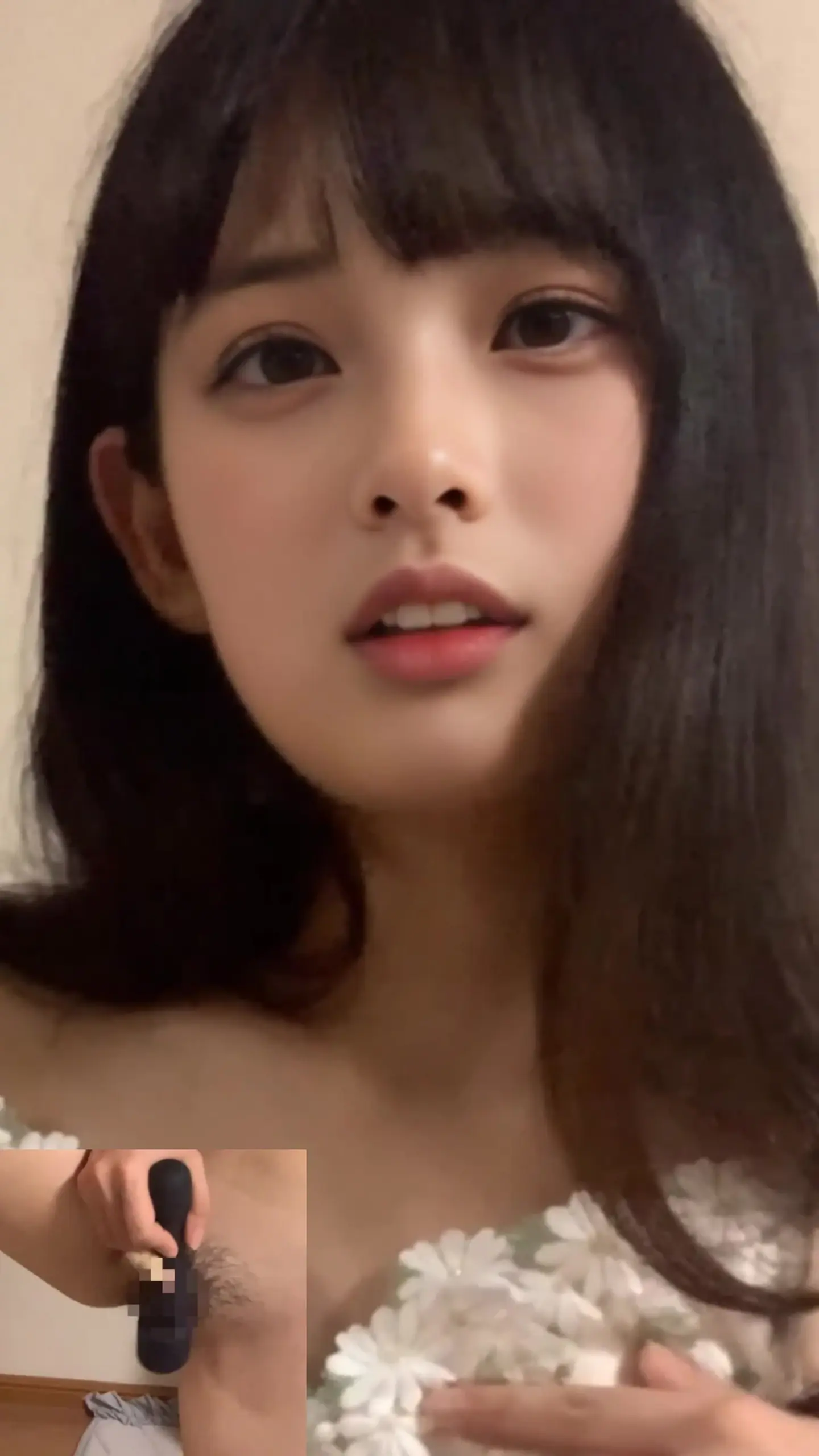 すず🫶女子大生「こんすず～🔔 すずイキ顔じっくり見れちゃう【イキ顔図鑑】だよ🫶 前回【マンコ図鑑】を投稿した時に、イク時の顔もじっくり見たいって要望を」の投稿サムネイル