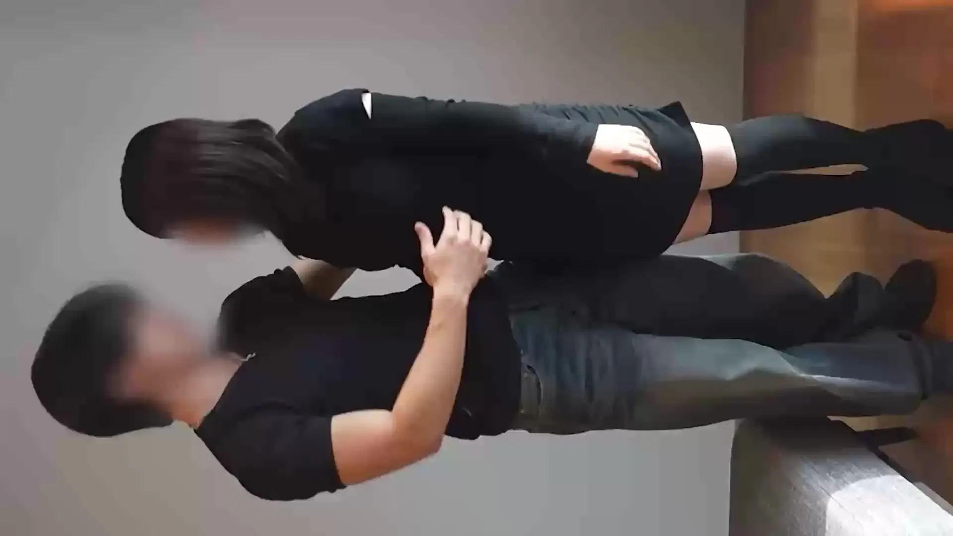 エレン【総集編83%オフ実施中】「【超破格・期間限定】 ガチ美女のフル動画12本セット 《合計10時間8分》 83%オフ → ¥3,980」の投稿サムネイル
